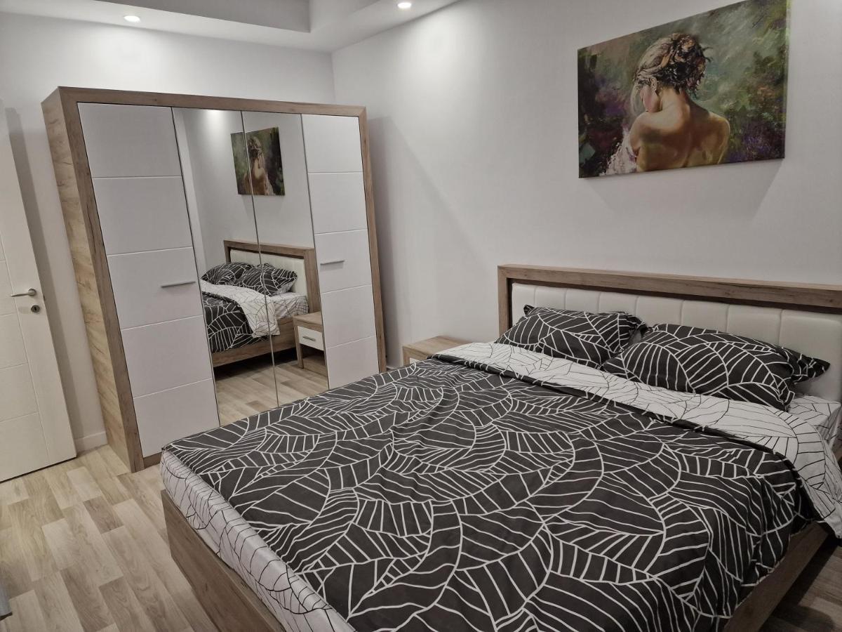 Golden Cosmopolis Lejlighed Cretuleasca Eksteriør billede